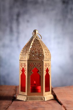 Ramazan için Altın ve Kırmızı İslam Feneri / Bayram Kutlamaları