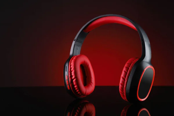 Drahtlose Bluetooth Kopfhörer Musik Rot Und Schwarz — Stockfoto