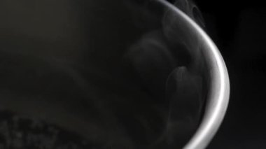 metal tencereden yükselen buhar