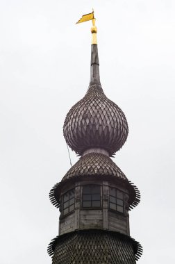 Bir rüzgar gülü Rostov Kremlin içinde bir ahşap kubbe.