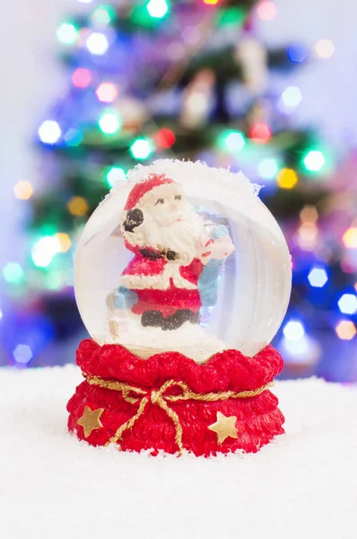 Foto Navidad Con Hermosa Bola Nieve Roja — Foto de Stock