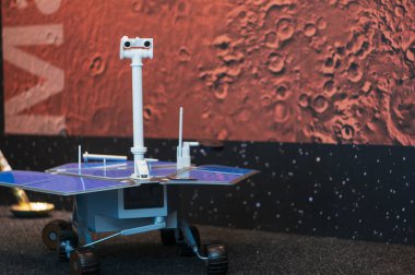 Yaroslavl, Rusya-29 Haziran 2016: planetaryum ile yeni kültür ve eğitim merkezi 'nde bir Mars Rover modeli.