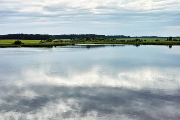 Paisagens Aldeia Bielorrússia Com Uma Bela Vista Lago — Fotografia de Stock