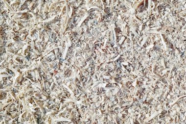 Talaş, ikincil hammadde olarak işlemek için ana üretimin israfıdır.