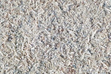 Talaş, ikincil hammadde olarak işlemek için ana üretimin israfıdır.