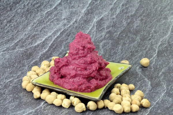 Rode Bieten Hummus Met Chips Van Linzen Pure Eiwitten — Stockfoto