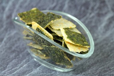 yosun ile yosun pirinç cips