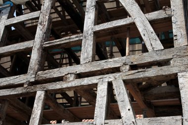 Tadilatta kiriş inşaatı