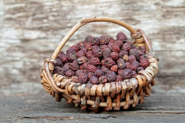 Baies Aubépine Séchées Dans Panier — Photo