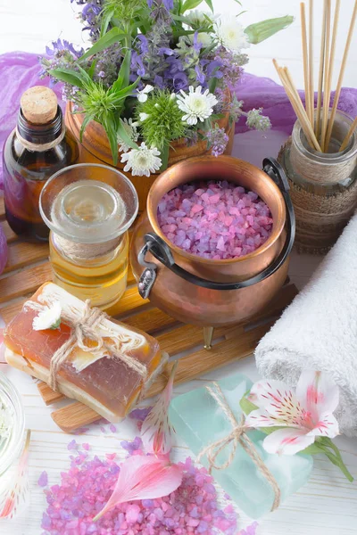 Spa Accessoires Voor Massage Een Compositie Een Lichte Achtergrond — Stockfoto