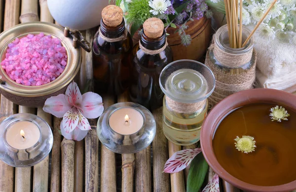 Wellness Accessoires Für Massagen Einer Komposition Auf Hellem Hintergrund — Stockfoto