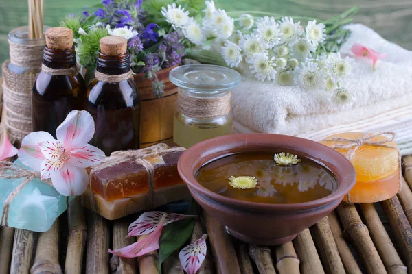 Spa Accessoires Voor Massage Een Compositie Een Lichte Achtergrond — Stockfoto