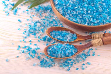 Masaj Spa aksesuarları için hafif bir arka plan üzerinde bir kompozisyon içinde