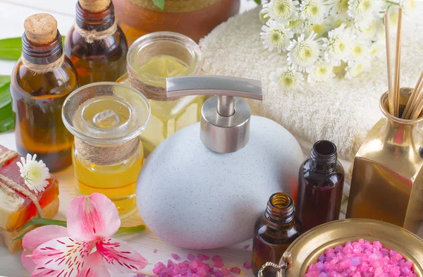 Spa Accessoires Voor Massage Een Compositie Een Lichte Achtergrond — Stockfoto