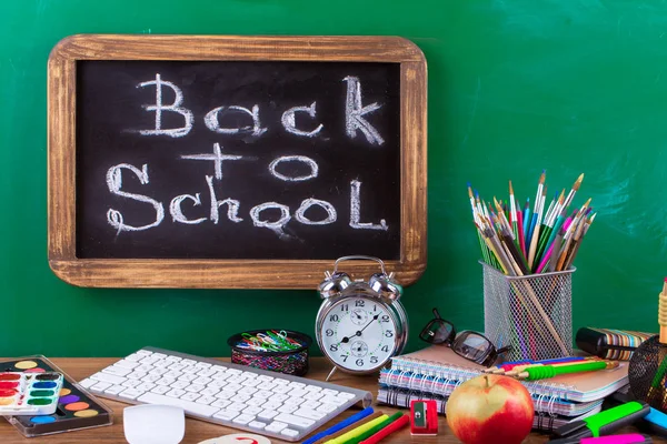 Fournitures Scolaires Pour Étude Composition Sur Table — Photo