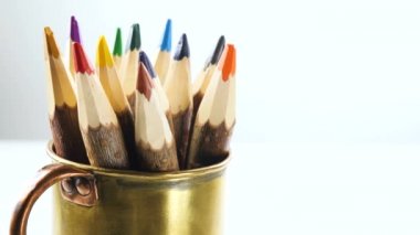 Çekimde çizmek için renkli kalemler