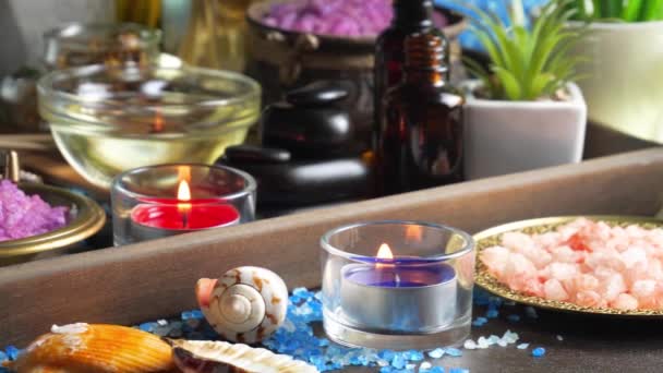 Artículos Para Masaje Spa Composición Sobre Mesa — Vídeos de Stock