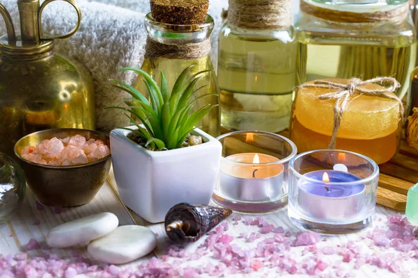 Elemente Für Die Wellness Massage Der Zusammensetzung Auf Dem Tisch — Stockfoto