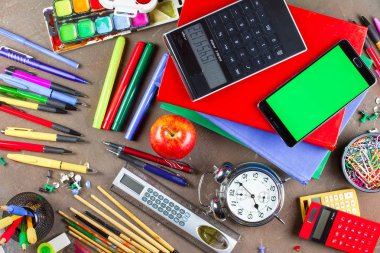 Okula dönüş. Okul malzemeleri için sınıflar ve dersler.