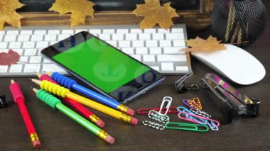 Okula dönüş. Okul malzemeleri için sınıflar ve dersler.