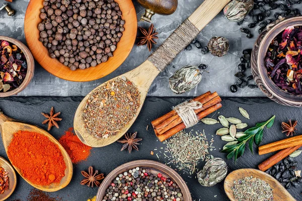 Baharat Baharat Kompozisyon Masada Yemek Pişirmek Için — Stok fotoğraf