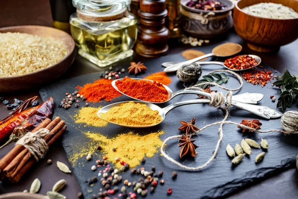 Specerijen Kruiderijen Voor Het Koken Samenstelling Tafel — Stockfoto