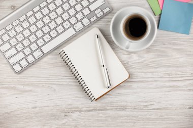 Masanın üzerinde hafif bir arka plan iş öğeleri görüntülemek en baştan