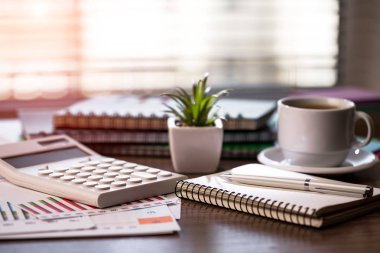 Muhasebe. Kompozisyon ofiste iş yapmak için öğeleri.