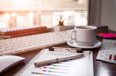 Muhasebe. Kompozisyon ofiste iş yapmak için öğeleri.