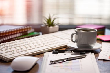 Muhasebe. Kompozisyon ofiste iş yapmak için öğeleri.