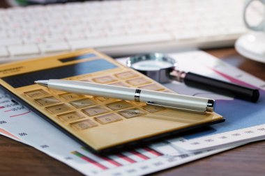 Muhasebe. Kompozisyon ofiste iş yapmak için öğeleri.