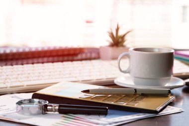 Muhasebe. Kompozisyon ofiste iş yapmak için öğeleri.