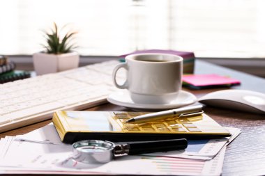 Muhasebe. Kompozisyon ofiste iş yapmak için öğeleri.