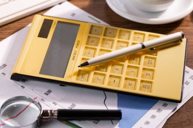 Muhasebe. Kompozisyon ofiste iş yapmak için öğeleri.