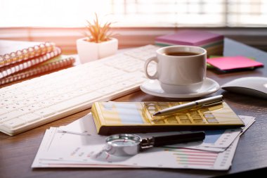 Muhasebe. Kompozisyon ofiste iş yapmak için öğeleri.