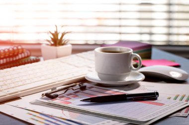 Muhasebe. Kompozisyon ofiste iş yapmak için öğeleri.