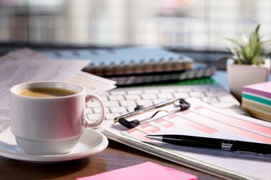 Muhasebe. Kompozisyon ofiste iş yapmak için öğeleri.