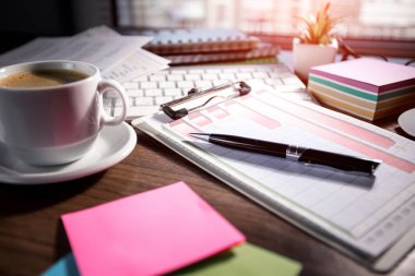 Muhasebe. Kompozisyon ofiste iş yapmak için öğeleri.