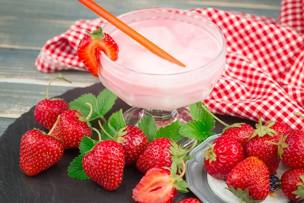 Sweet Strawberry Healthy Wholesome Food Composition Table — Stock Photo, Image