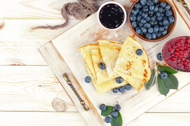 Eski bir arka planda sağlıklı bir kahvaltı