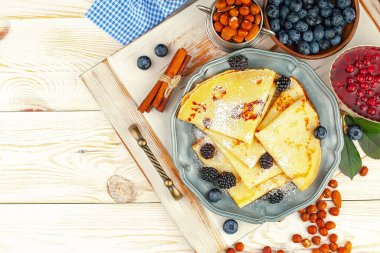 Eski bir arka planda sağlıklı bir kahvaltı