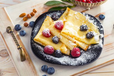 Eski bir arka planda sağlıklı bir kahvaltı