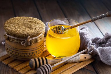 Taraktaki bal arısı.