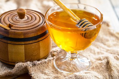 Taraktaki bal arısı.