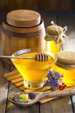 Taraktaki bal arısı.