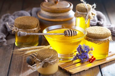 Taraktaki bal arısı.