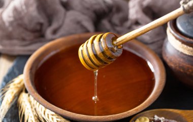 Taraktaki bal arısı.