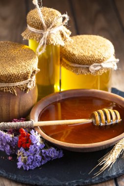 Taraktaki bal arısı.