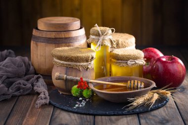 Taraktaki bal arısı.