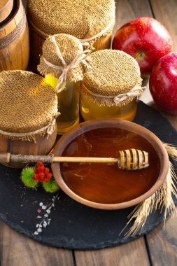 Taraktaki bal arısı.